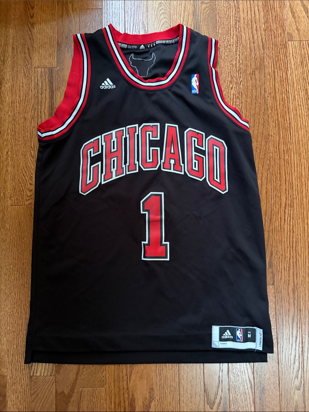 Derrick Rose - Black Chicago Bulls Jersey - Size M
